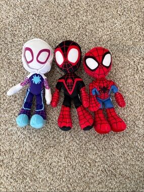 Marvel Plush Spider-Verse Trio - Peter Parker, Miles Morales, Gwen Stacy